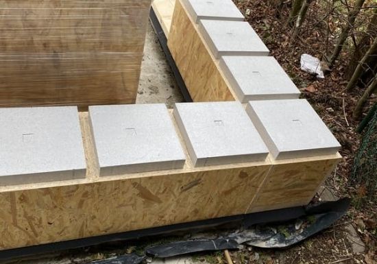 Construction d'un garage atelier Lego de bois isolé Gablok