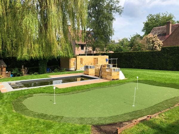Construction d'une poolhouse en bois à Genval dans le Brabant wallon